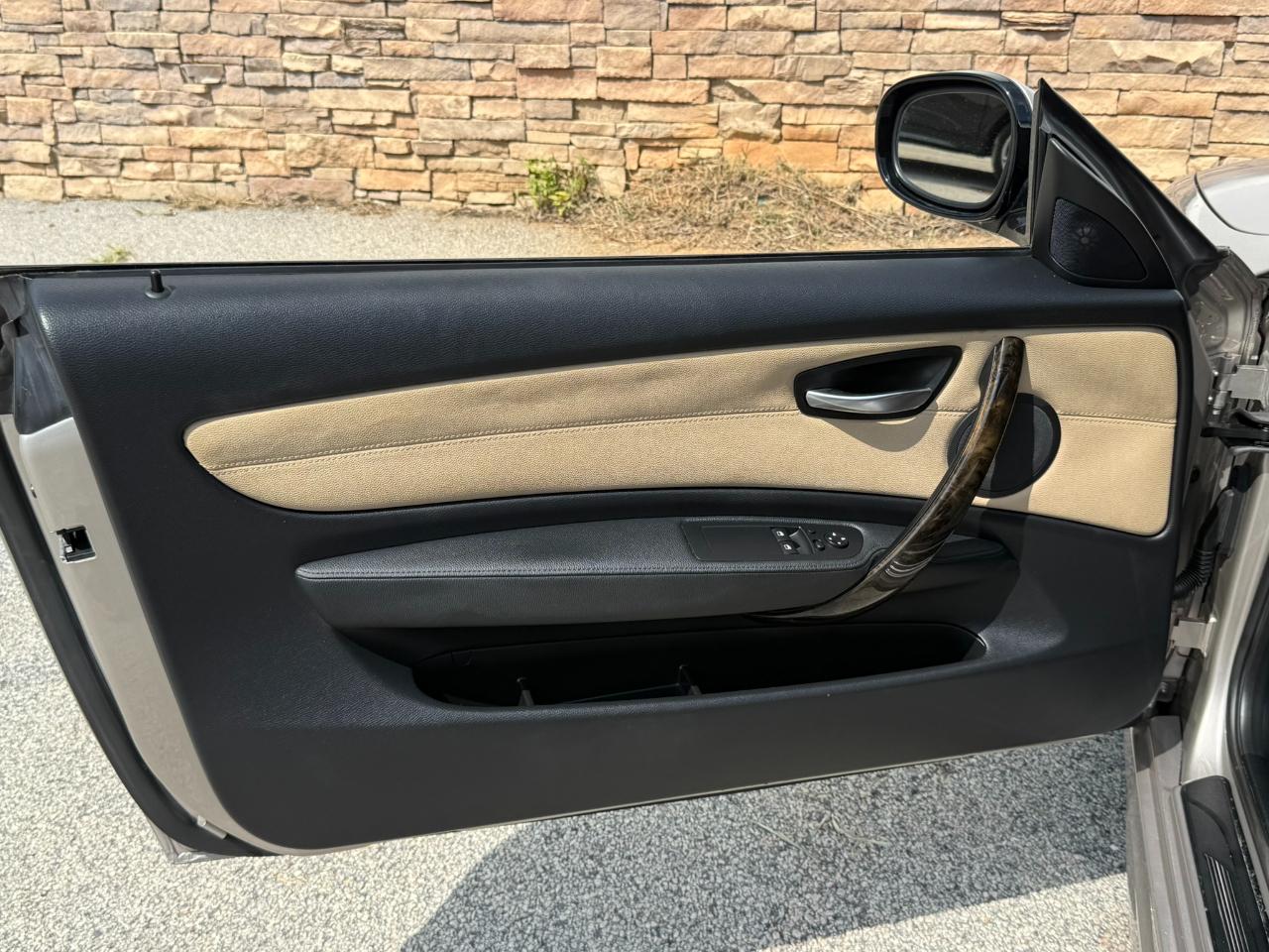 BMW 1-Series  2010
