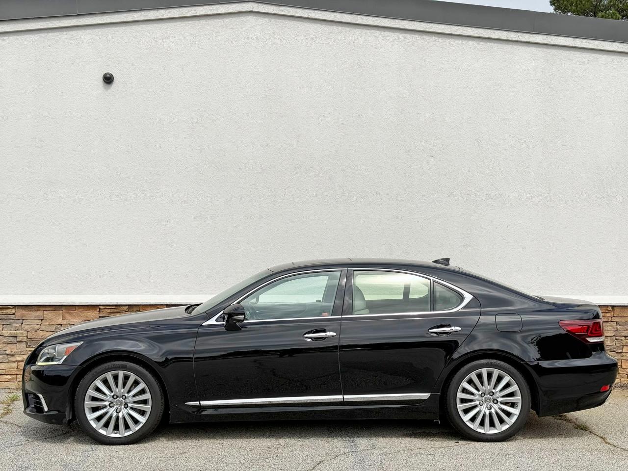 Lexus LS 460 Luxury Sedan AWD 2014