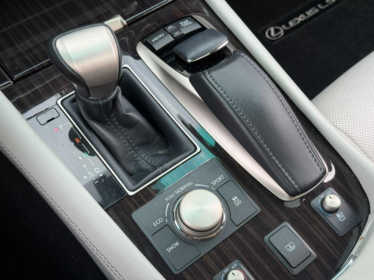Lexus LS 460 Luxury Sedan AWD 2014