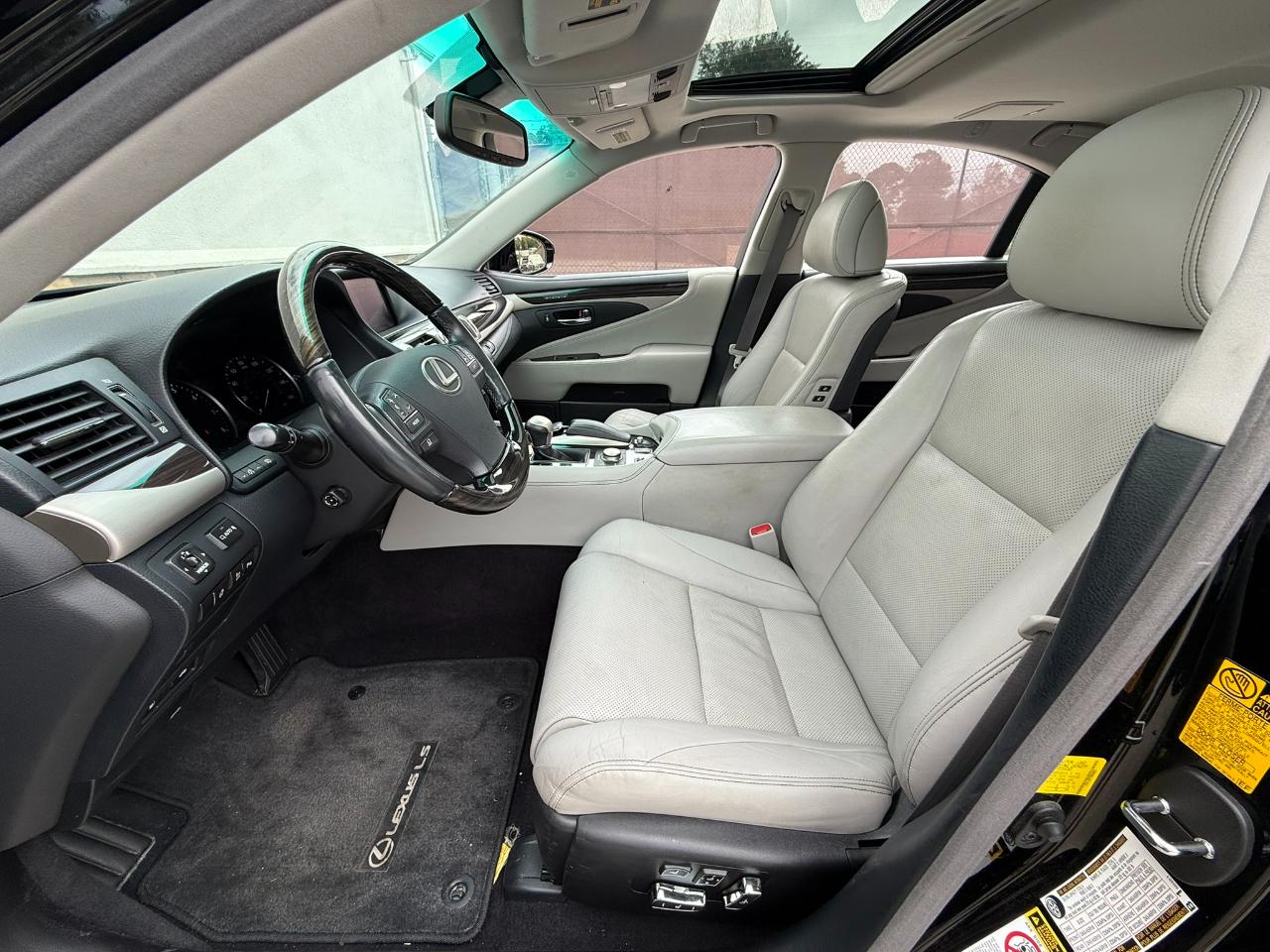 Lexus LS 460 Luxury Sedan AWD 2014