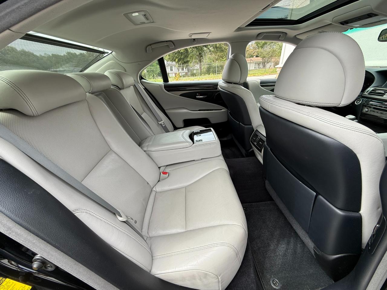 Lexus LS 460 Luxury Sedan AWD 2014