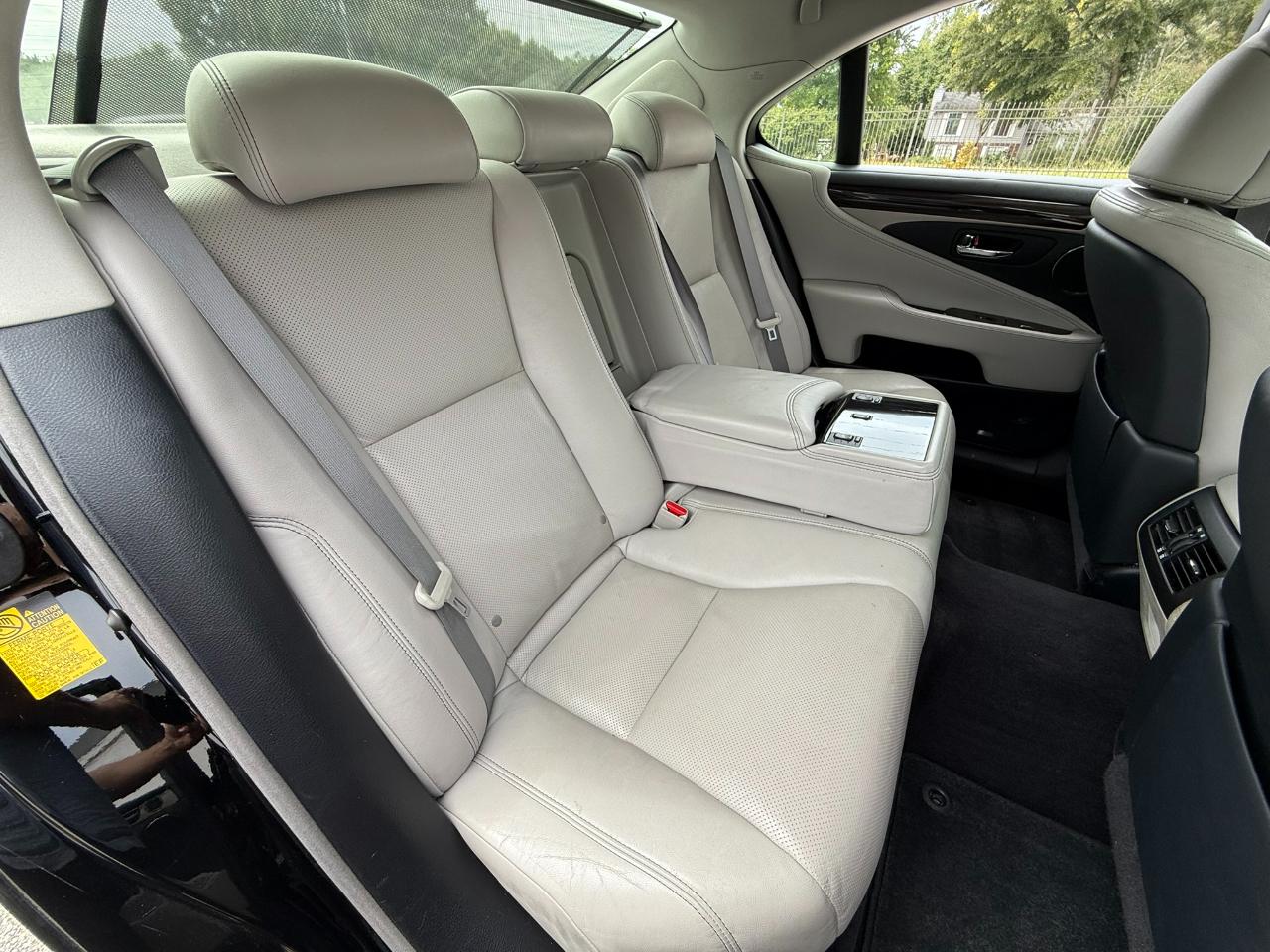Lexus LS 460 Luxury Sedan AWD 2014