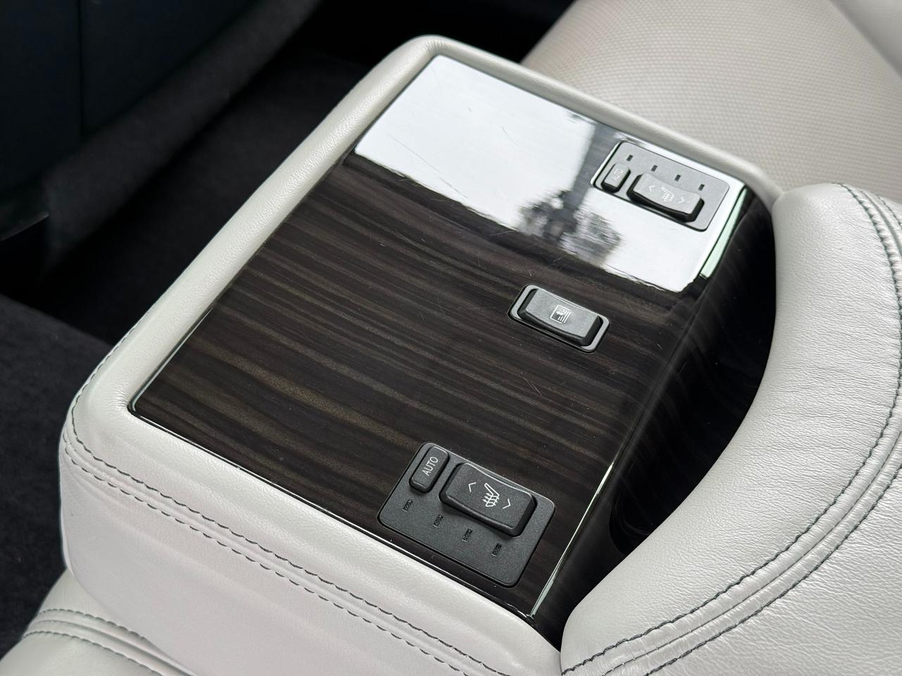 Lexus LS 460 Luxury Sedan AWD 2014