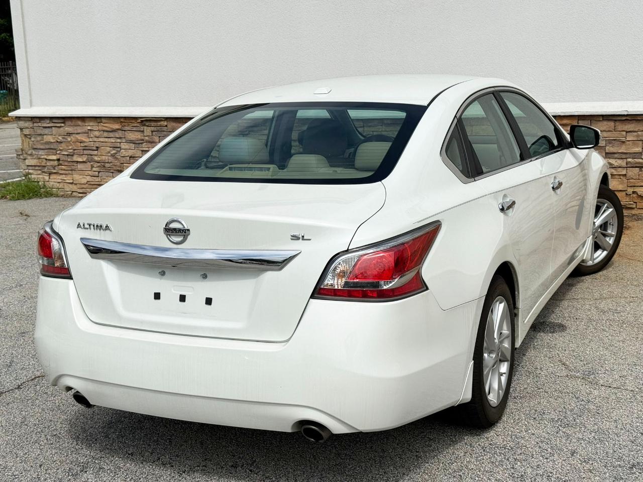 Nissan Altima 2.5 SV 2015