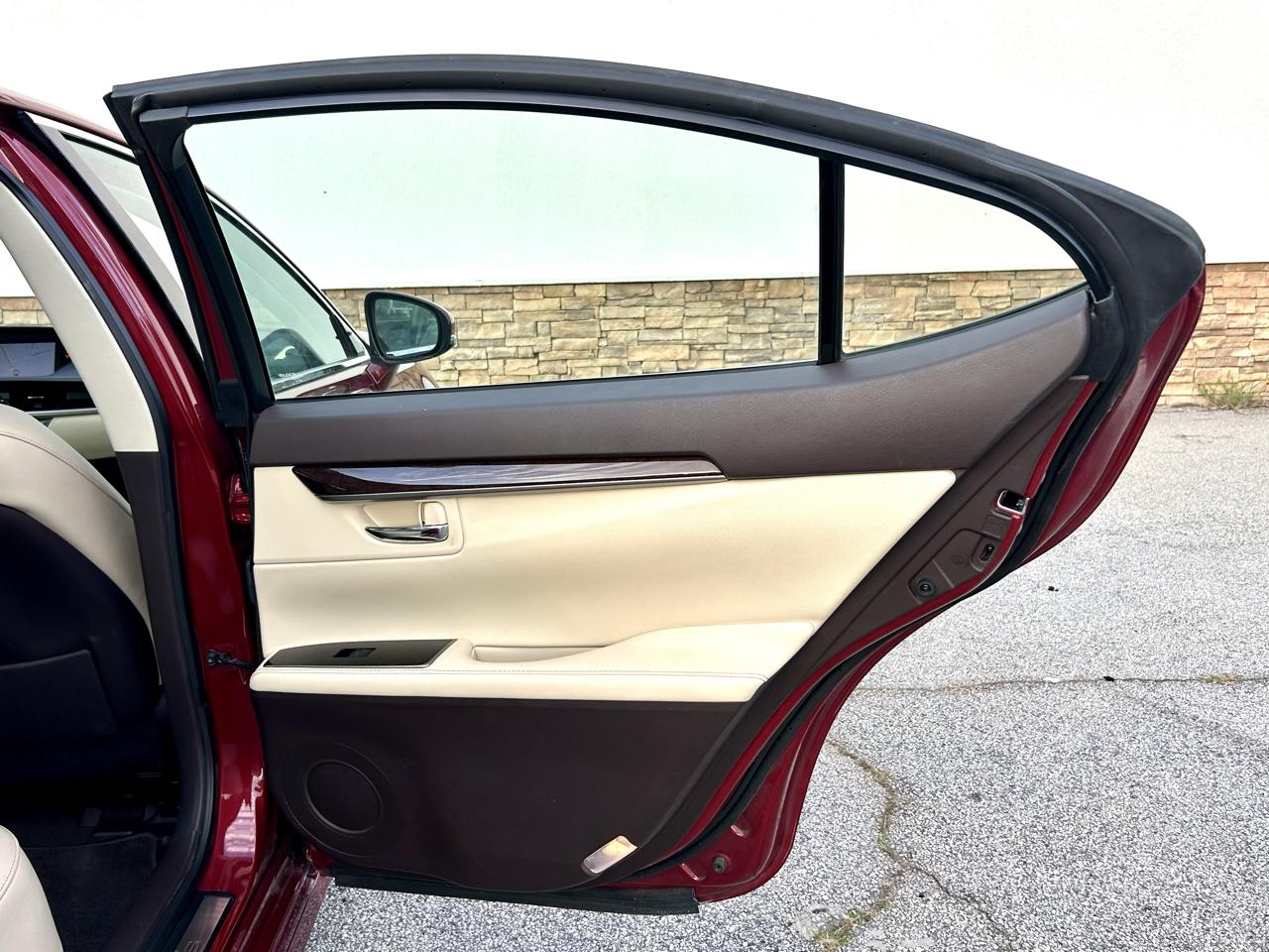 Lexus ES 350 Sedan 2017