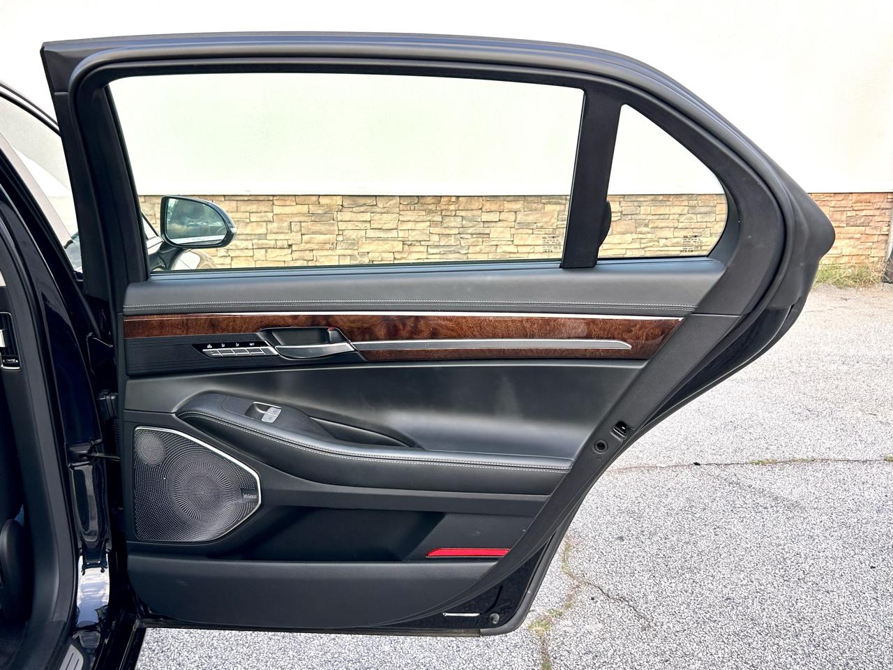 Genesis G90 Ultimate 2017