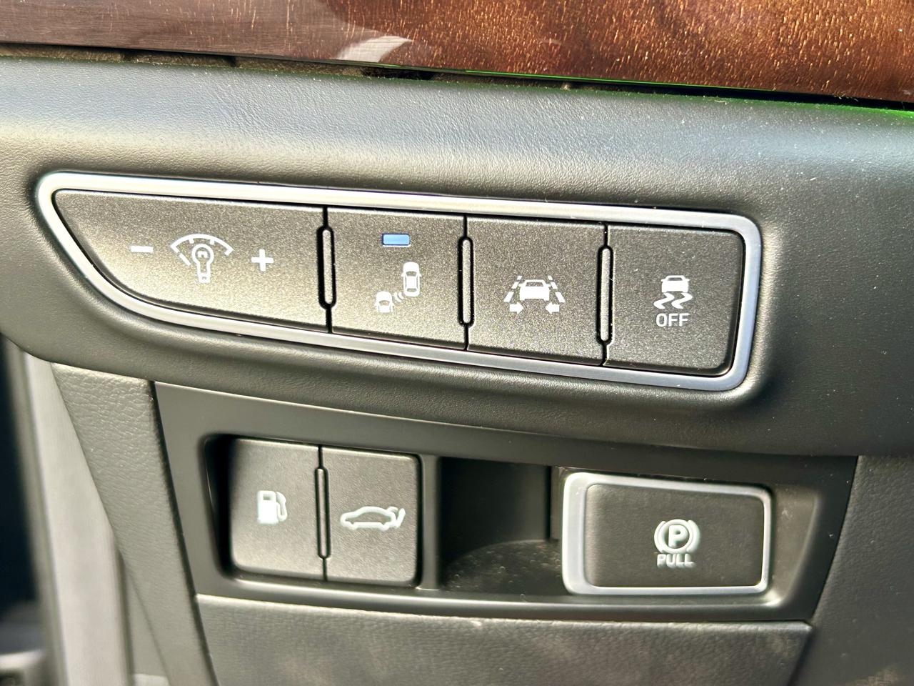 Genesis G90 Ultimate 2017