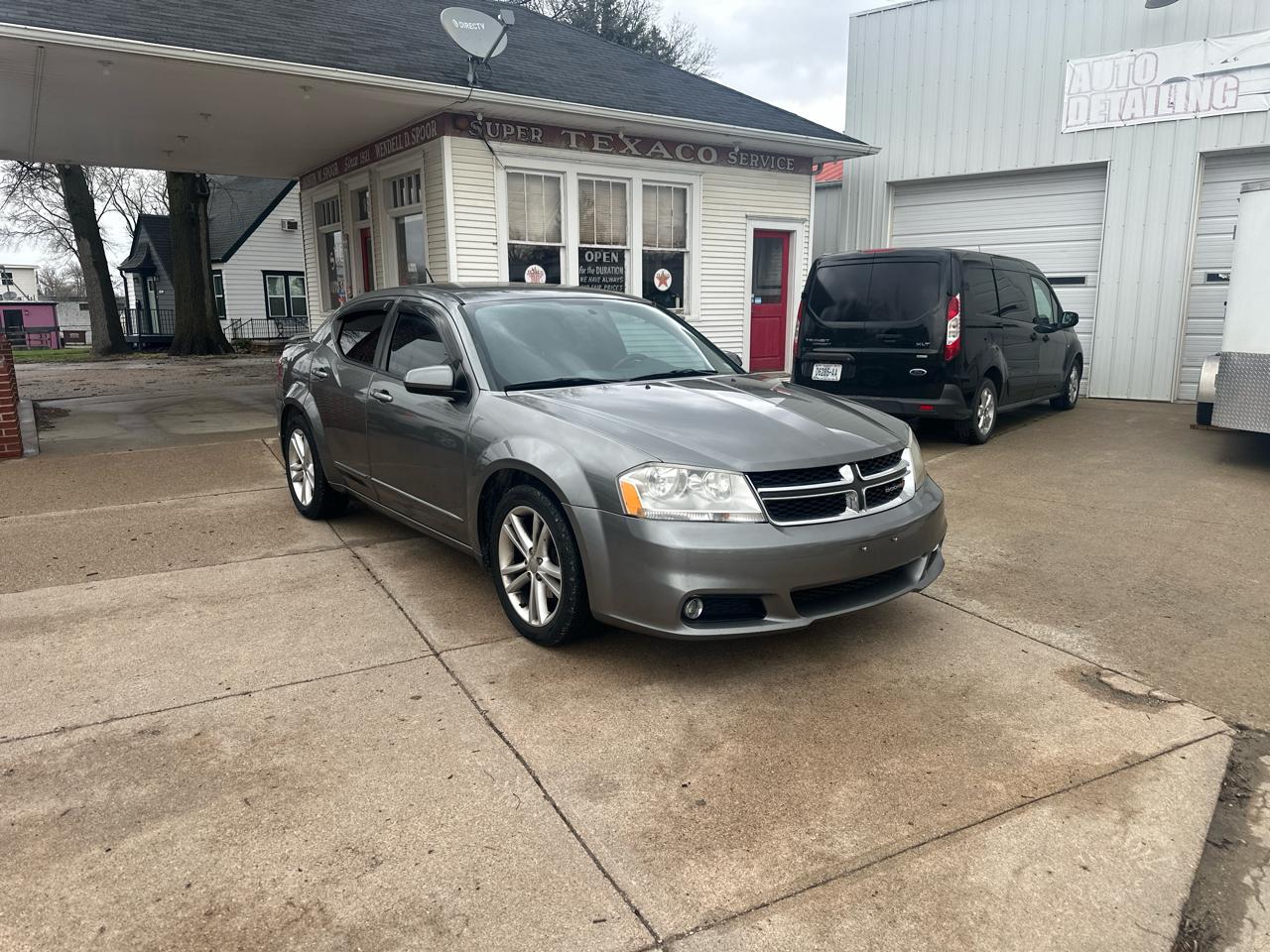 View vehicle photo 3