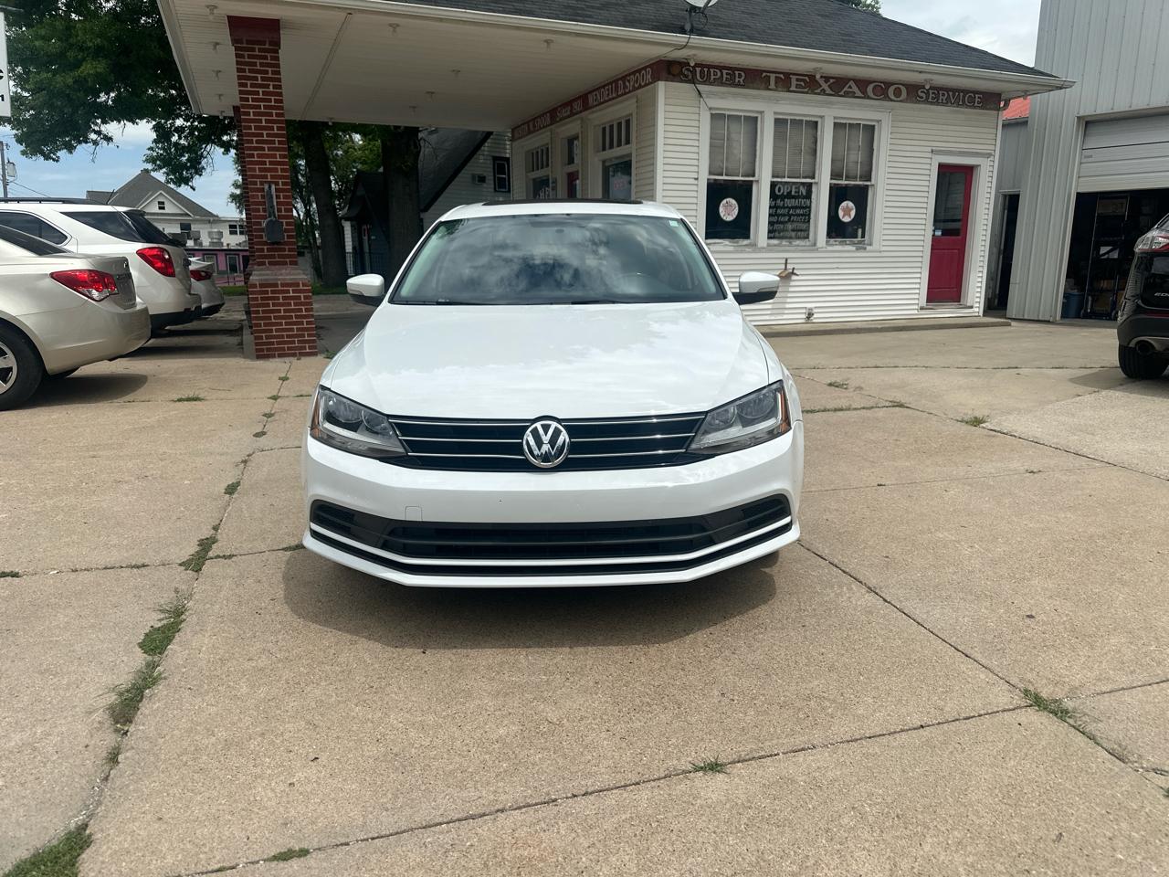 Volkswagen Jetta  2017