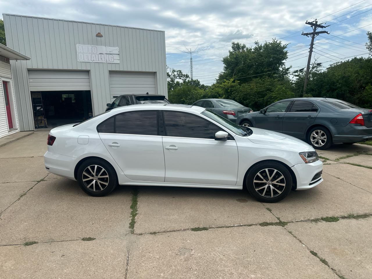 Volkswagen Jetta  2017