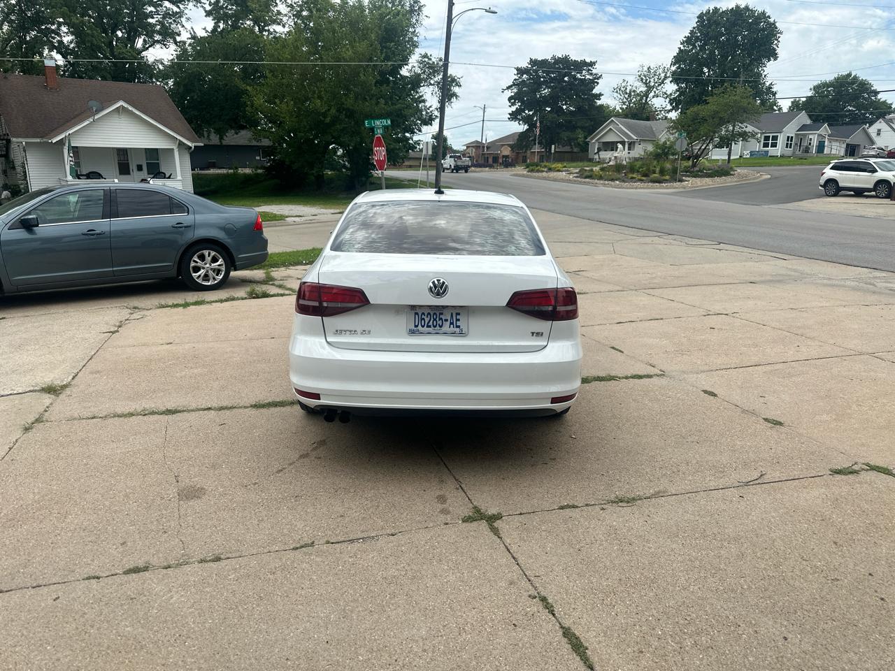 Volkswagen Jetta  2017