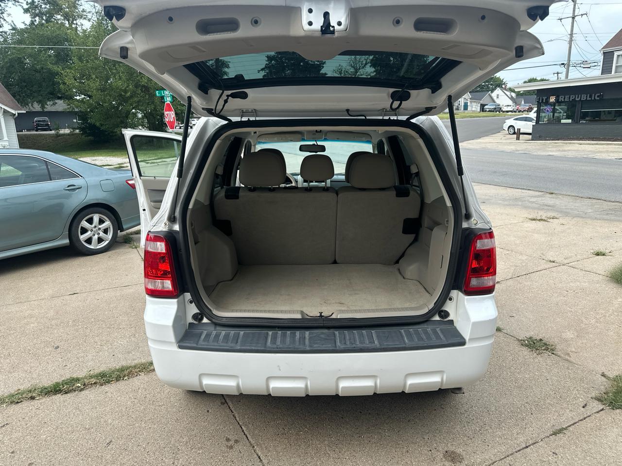 Ford Escape XLT FWD 2012