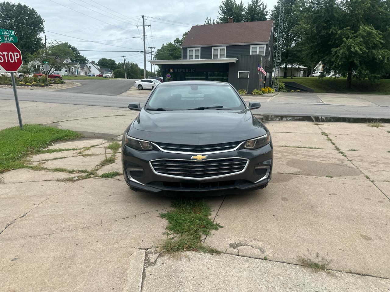 2017 Chevrolet Malibu 1LT - Photo 2