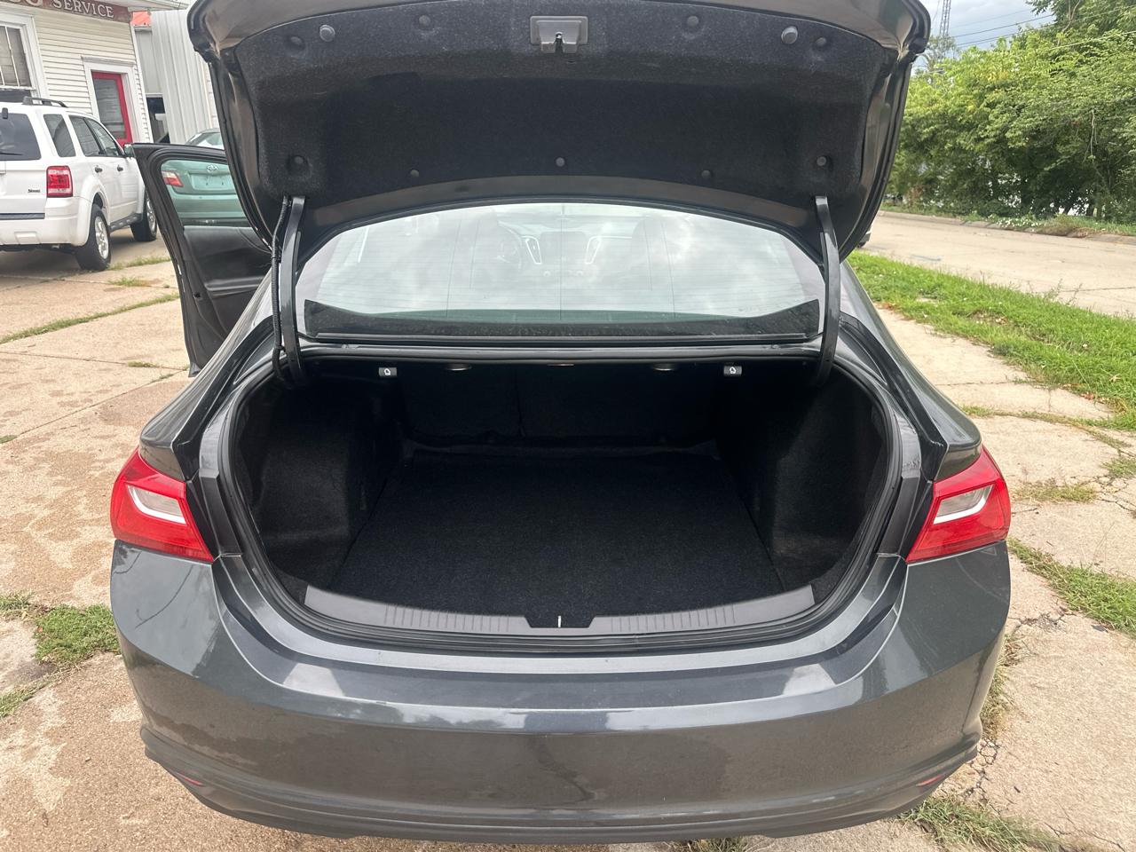 2017 Chevrolet Malibu 1LT - Photo 12
