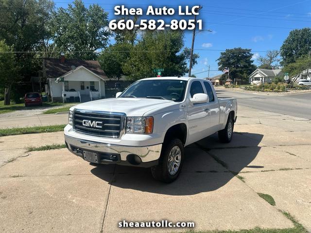 White 2007 GMC Sierra 1500 Pickup Truck Four-Wheel Drive Automatic