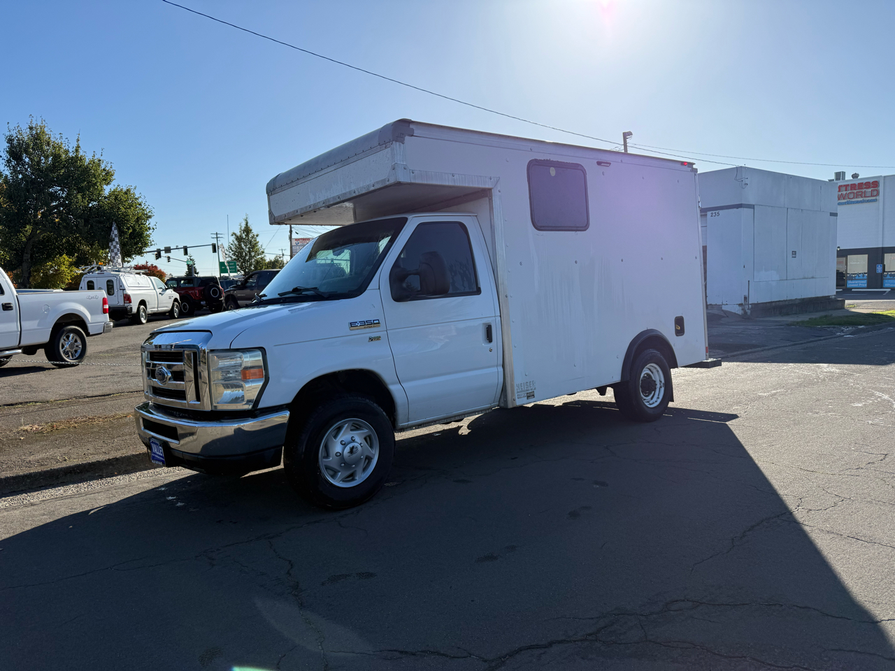 2017 Ford E-Series Cutaway Base's photo