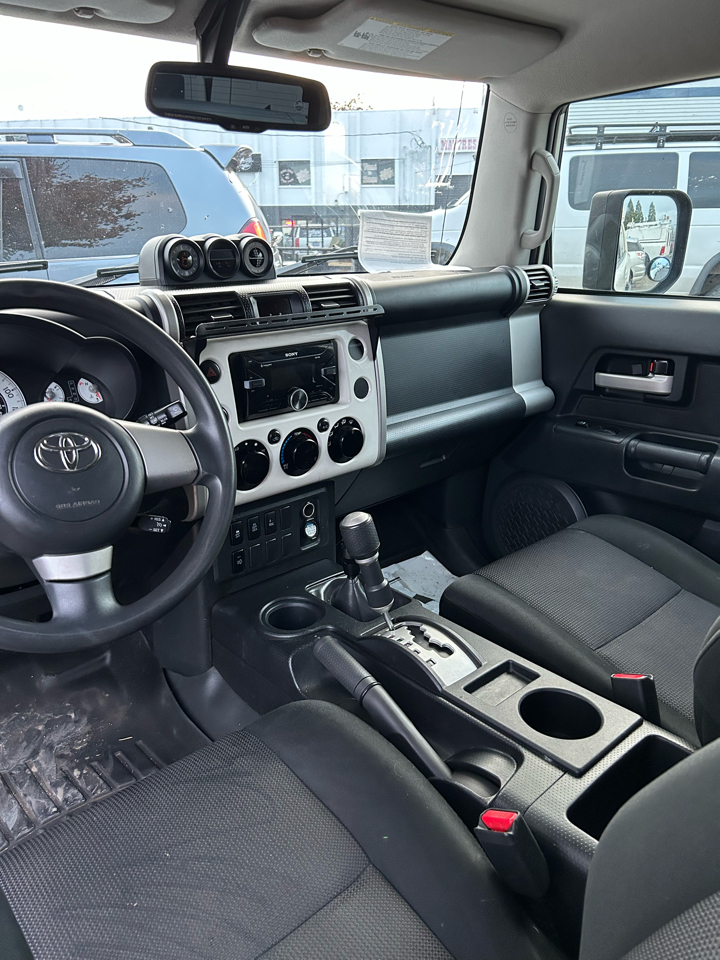 Toyota FJ Cruiser 4WD AT 2010