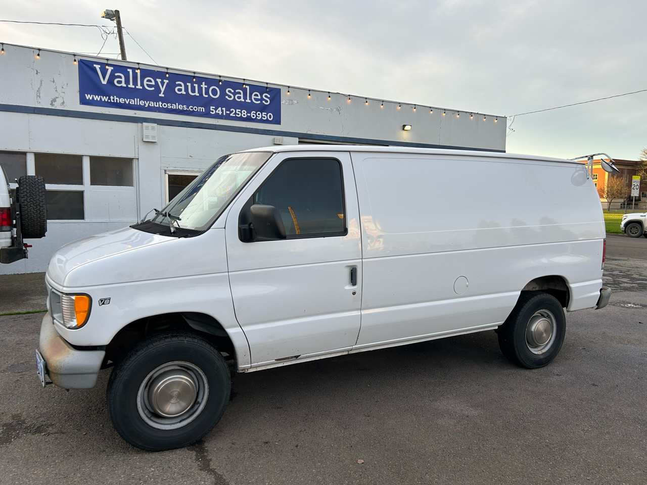 1998 Ford Econoline Van BASE's photo
