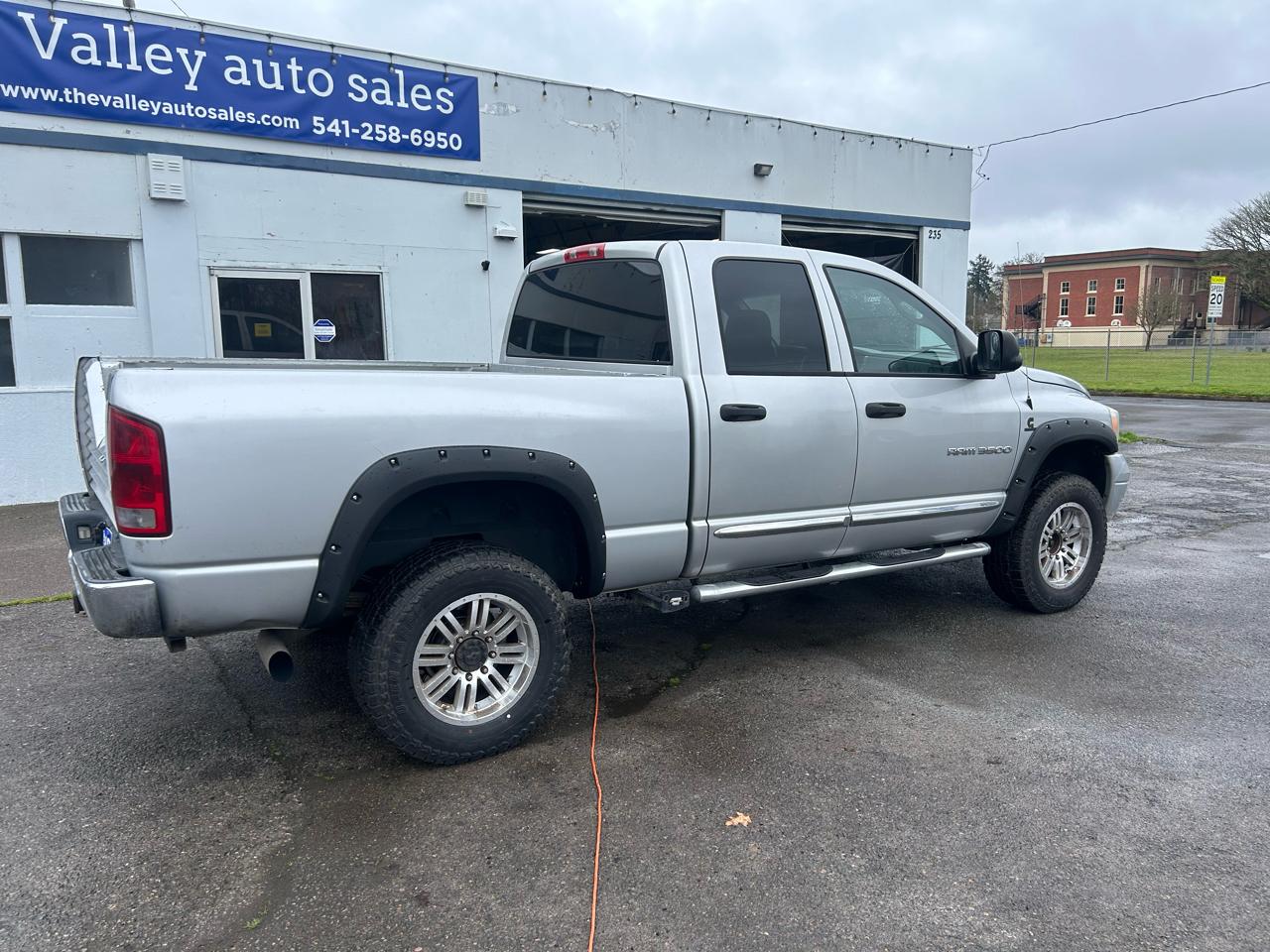 Dodge Ram 3500 Laramie Quad Cab 4WD 2006
