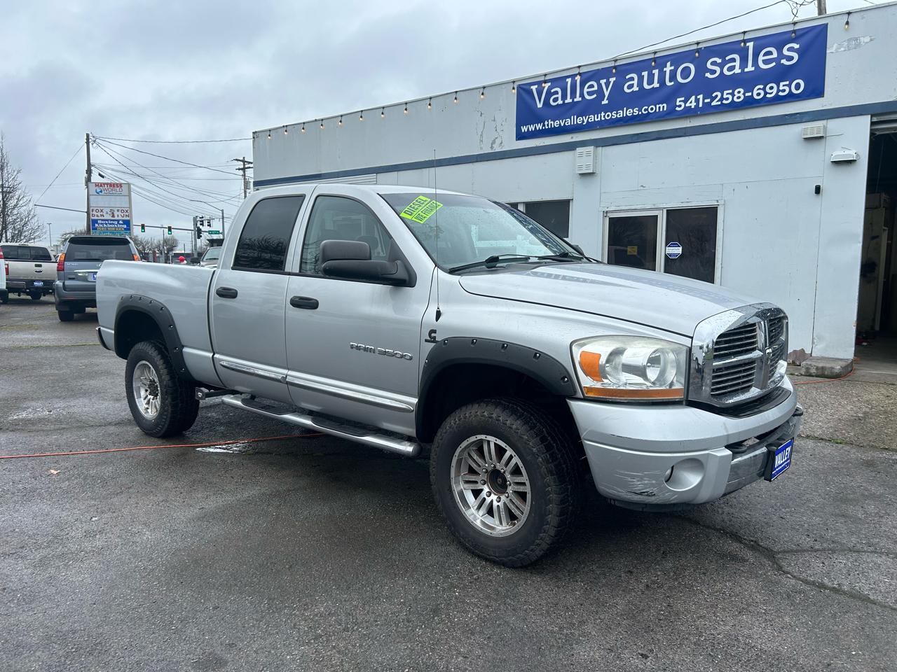 Dodge Ram 3500 Laramie Quad Cab 4WD 2006