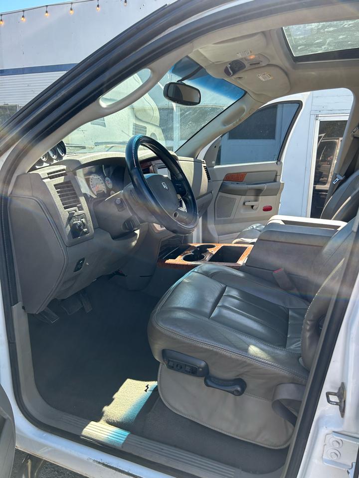Dodge Ram 2500 Laramie Mega Cab 4WD 2007