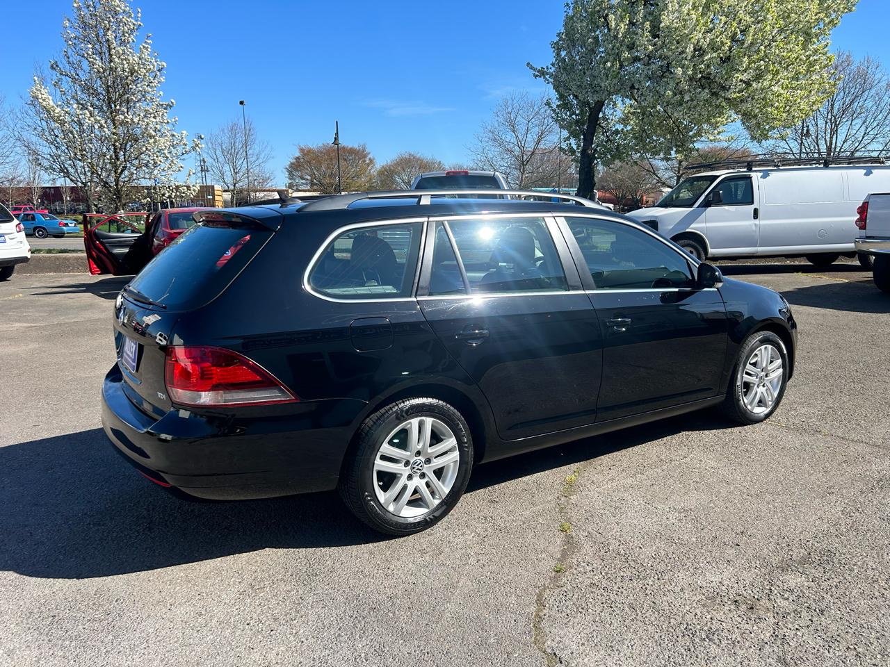 Volkswagen Jetta SportWagen 2.0L TDI 2011