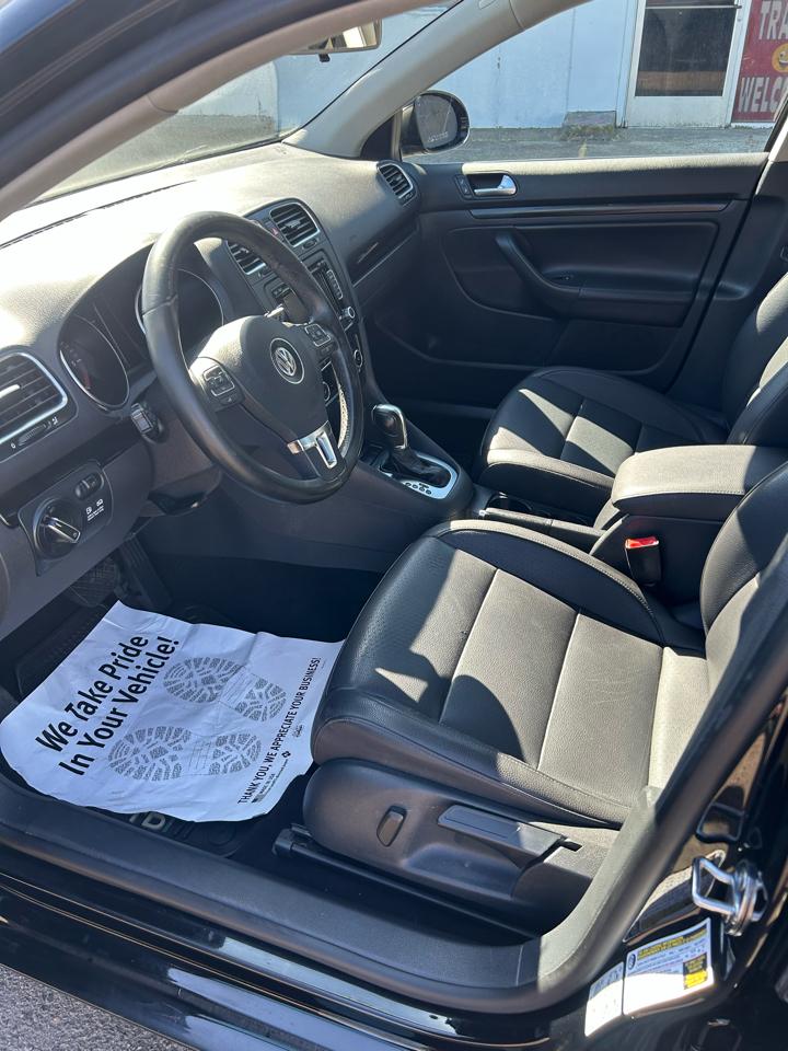 Volkswagen Jetta SportWagen 2.0L TDI 2011