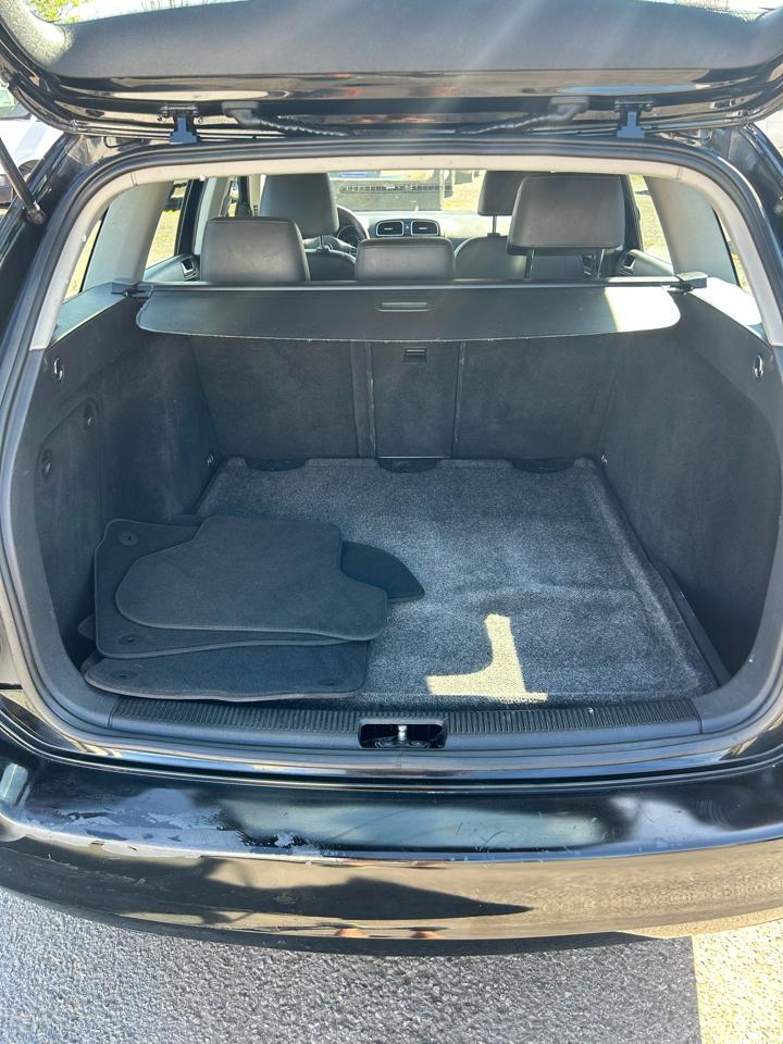 Volkswagen Jetta SportWagen 2.0L TDI 2011