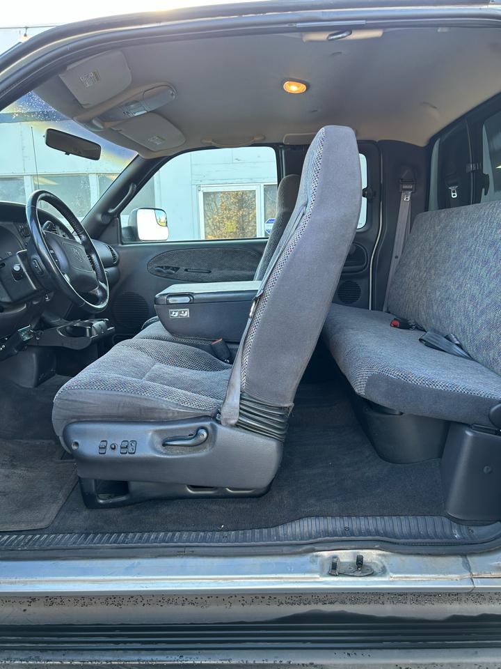 Dodge Ram 2500 Quad Cab Long Bed 2WD 2001