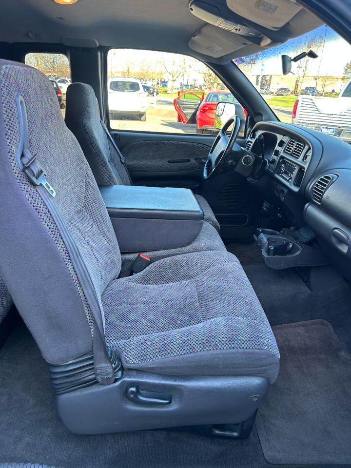 Dodge Ram 2500 Quad Cab Long Bed 2WD 2001