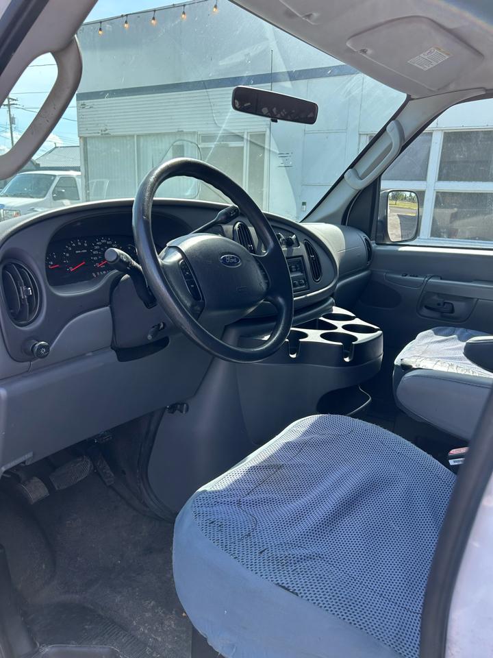 Ford Econoline E-250 2007