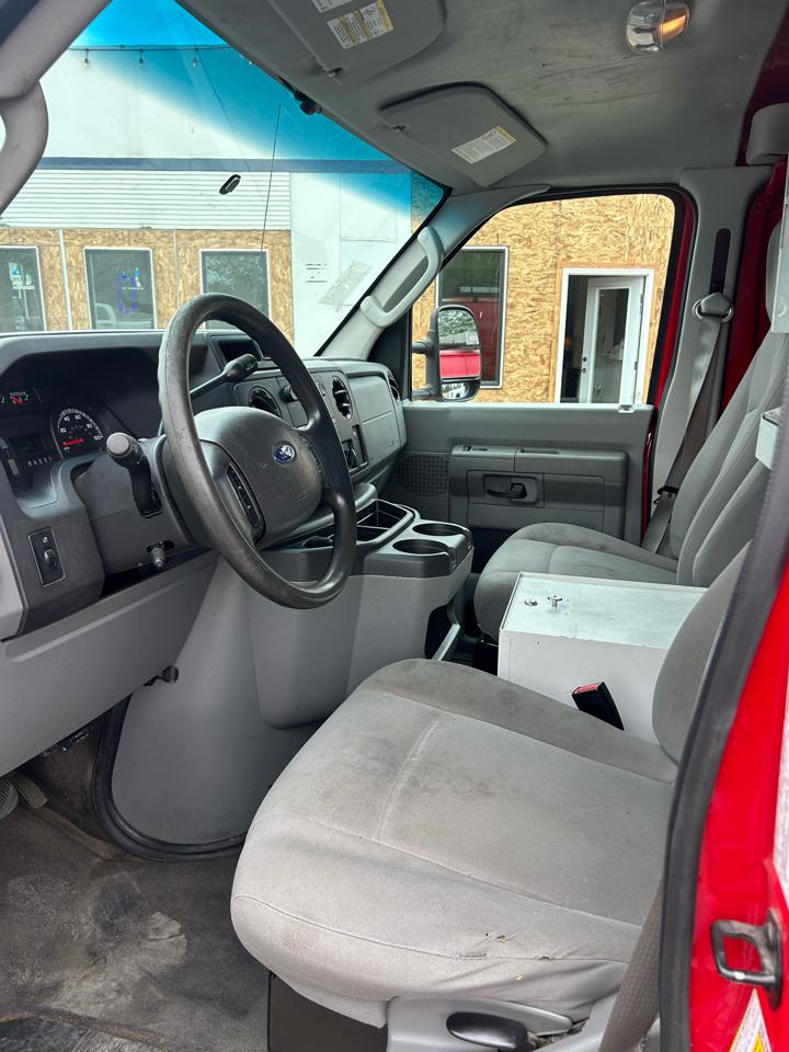 Ford Econoline E-350 Super Duty 2013