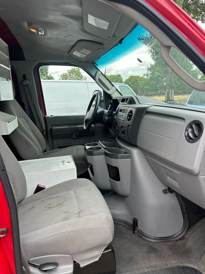 Ford Econoline E-350 Super Duty 2013