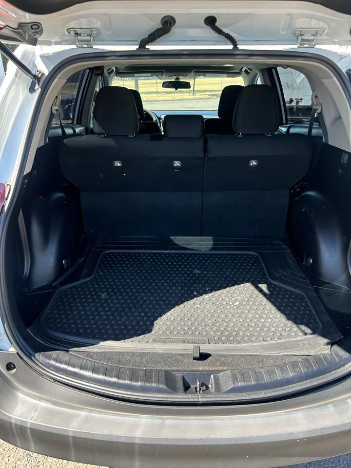 Toyota RAV4 XLE FWD 2013
