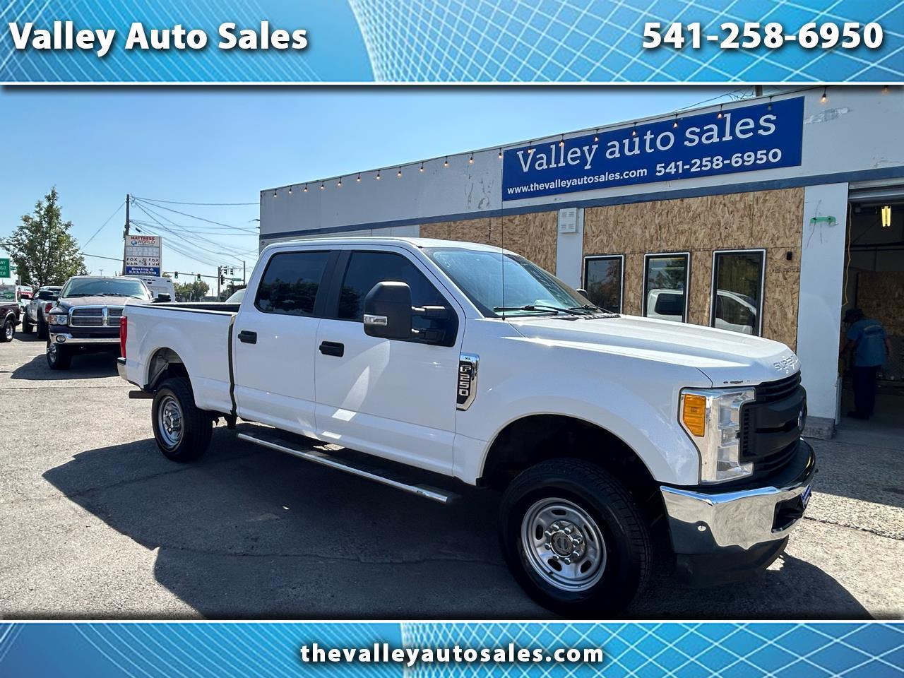 2017 Ford Super Duty F-250 SRW XLT 4WD Crew Cab 6.75' Box