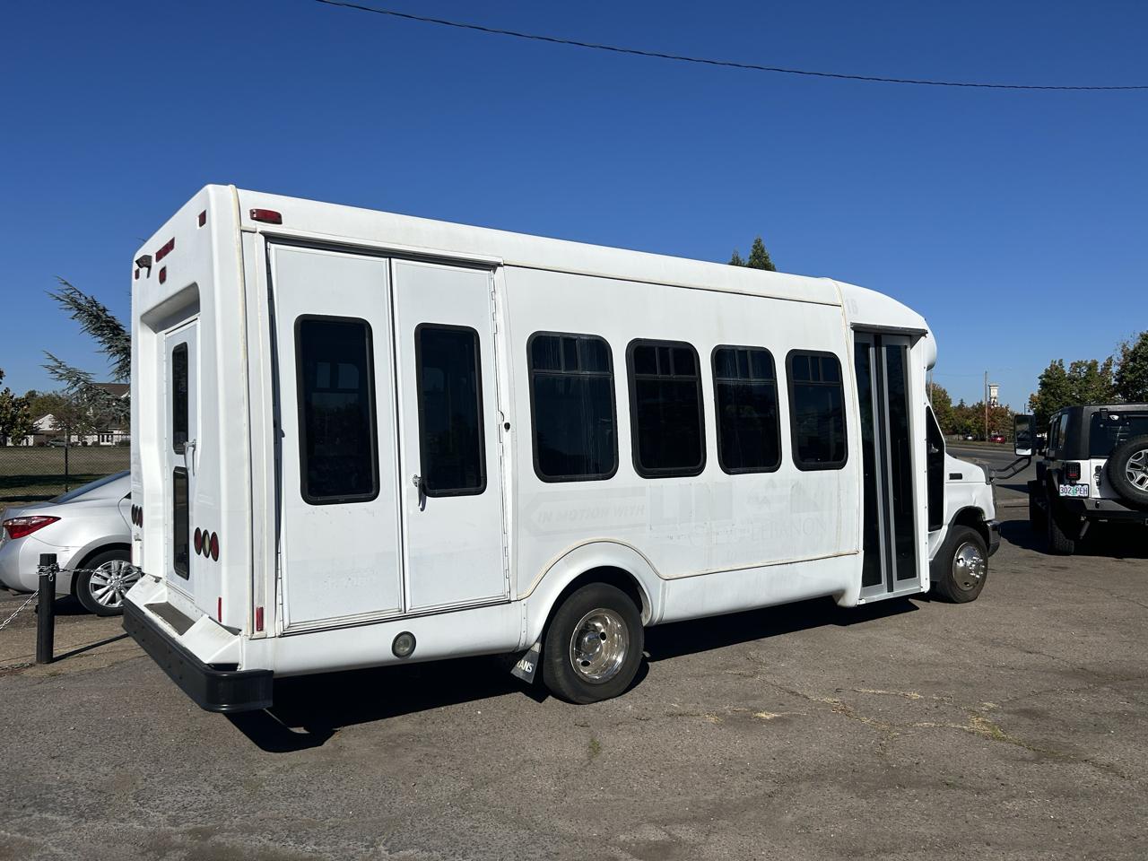 Ford Econoline Commercial Cutaway  2009
