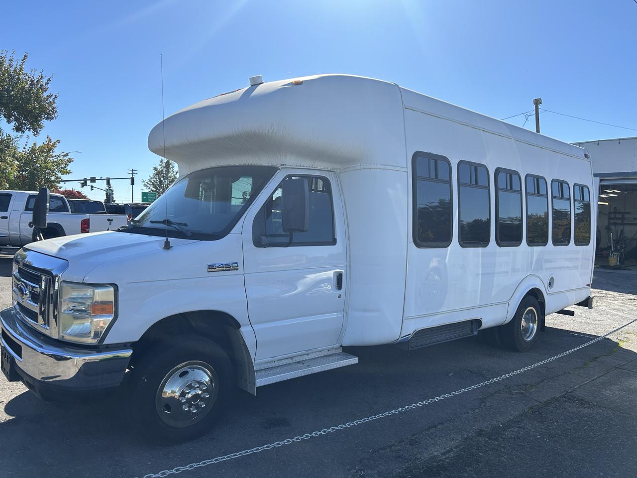 Ford Econoline Commercial Cutaway  2009