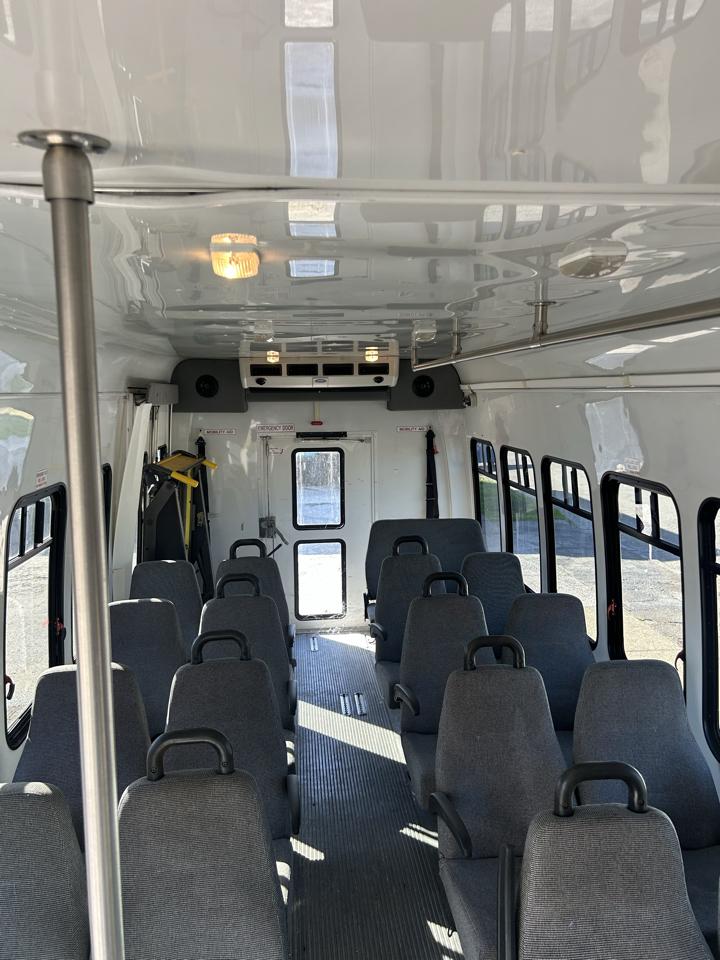 Ford Econoline Commercial Cutaway  2009