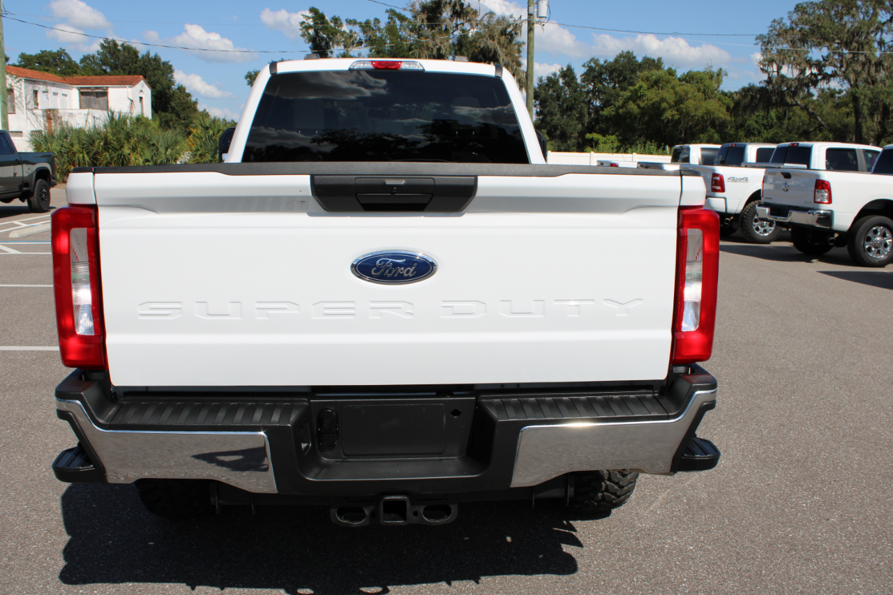 Ford F-250 SD XLT Crew Cab 4WD 2024 Ford F-250 SD XLT Crew Cab 4WD 2024