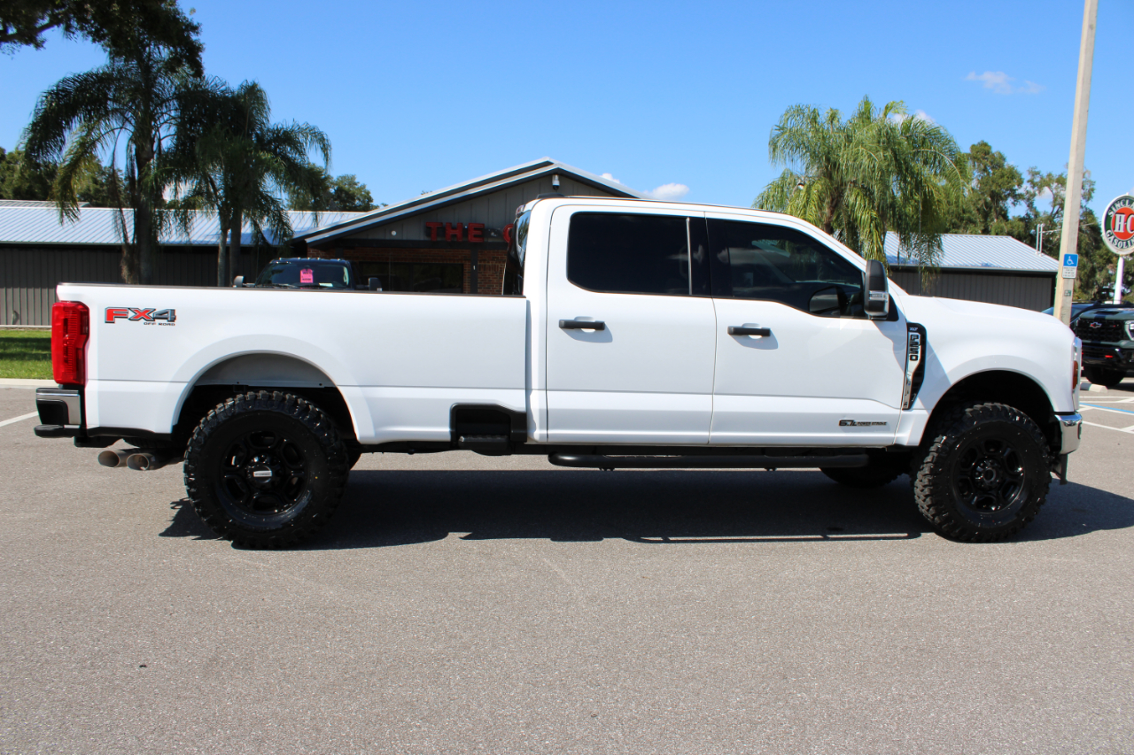 Ford F-250 SD XLT Crew Cab 4WD 2024 Ford F-250 SD XLT Crew Cab 4WD 2024