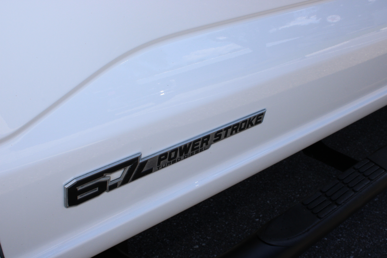 Ford F-250 SD XLT Crew Cab 4WD 2024 Ford F-250 SD XLT Crew Cab 4WD 2024