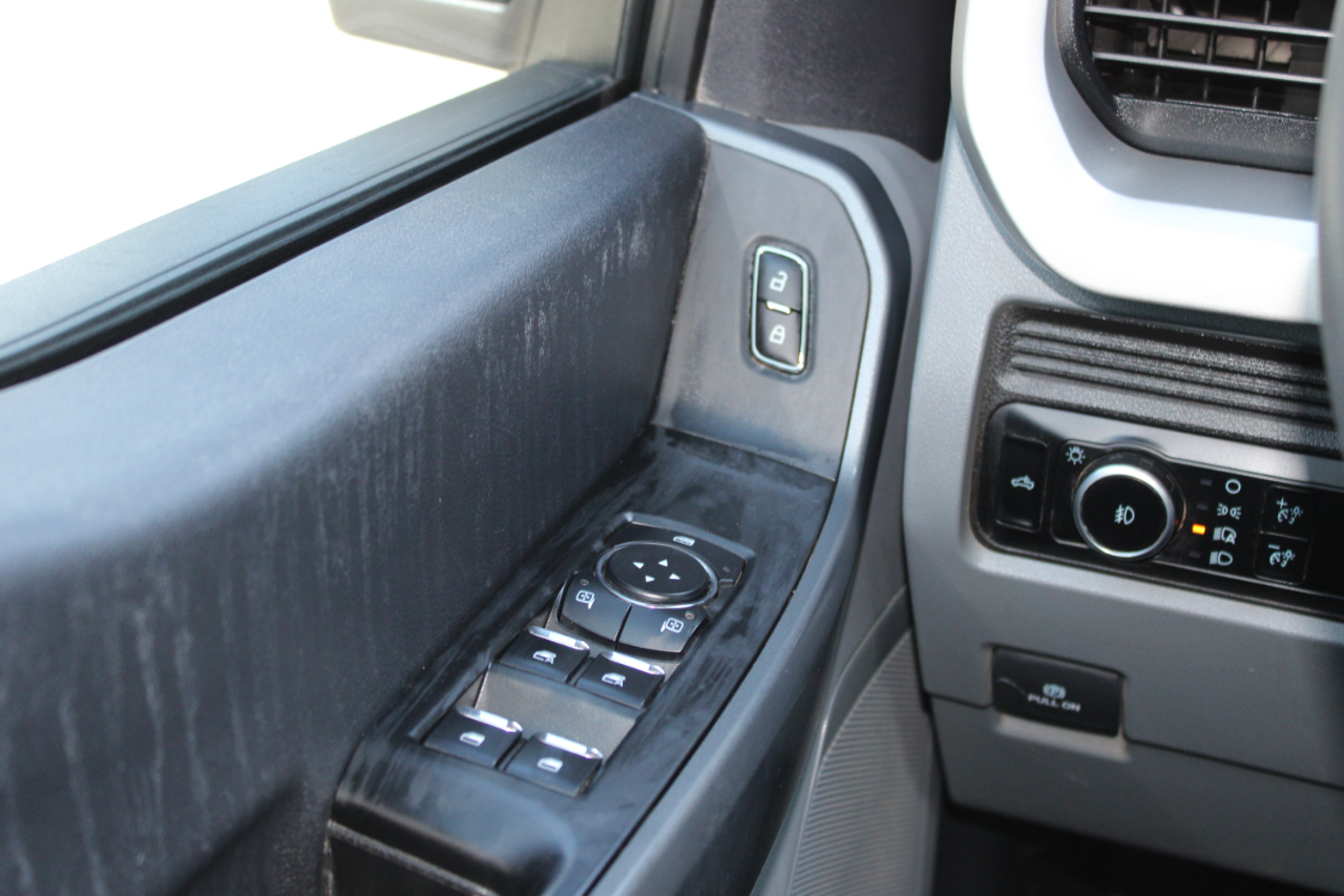 Ford F-250 SD XLT Crew Cab 4WD 2024 Ford F-250 SD XLT Crew Cab 4WD 2024