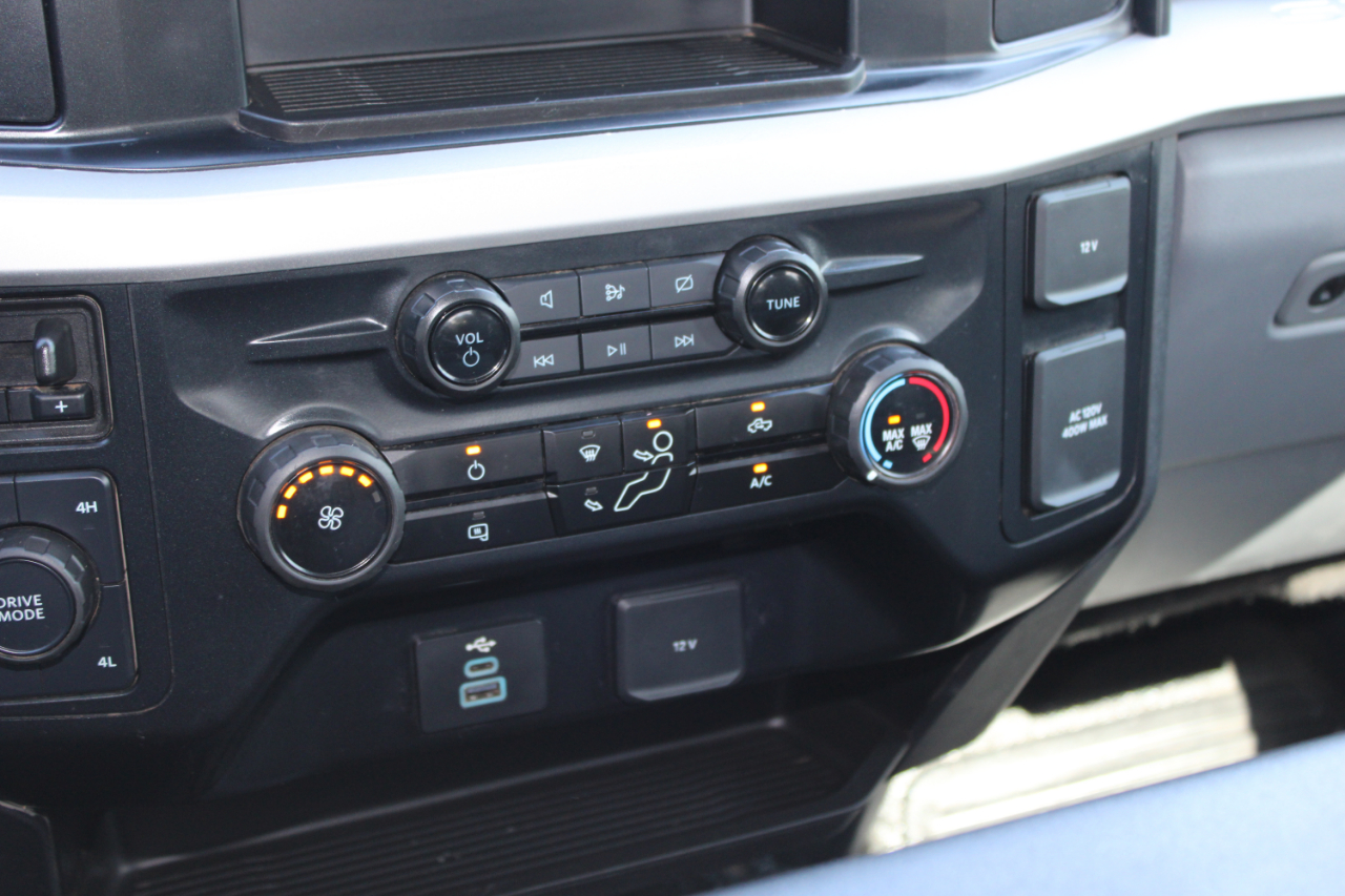 Ford F-250 SD XLT Crew Cab 4WD 2024 Ford F-250 SD XLT Crew Cab 4WD 2024