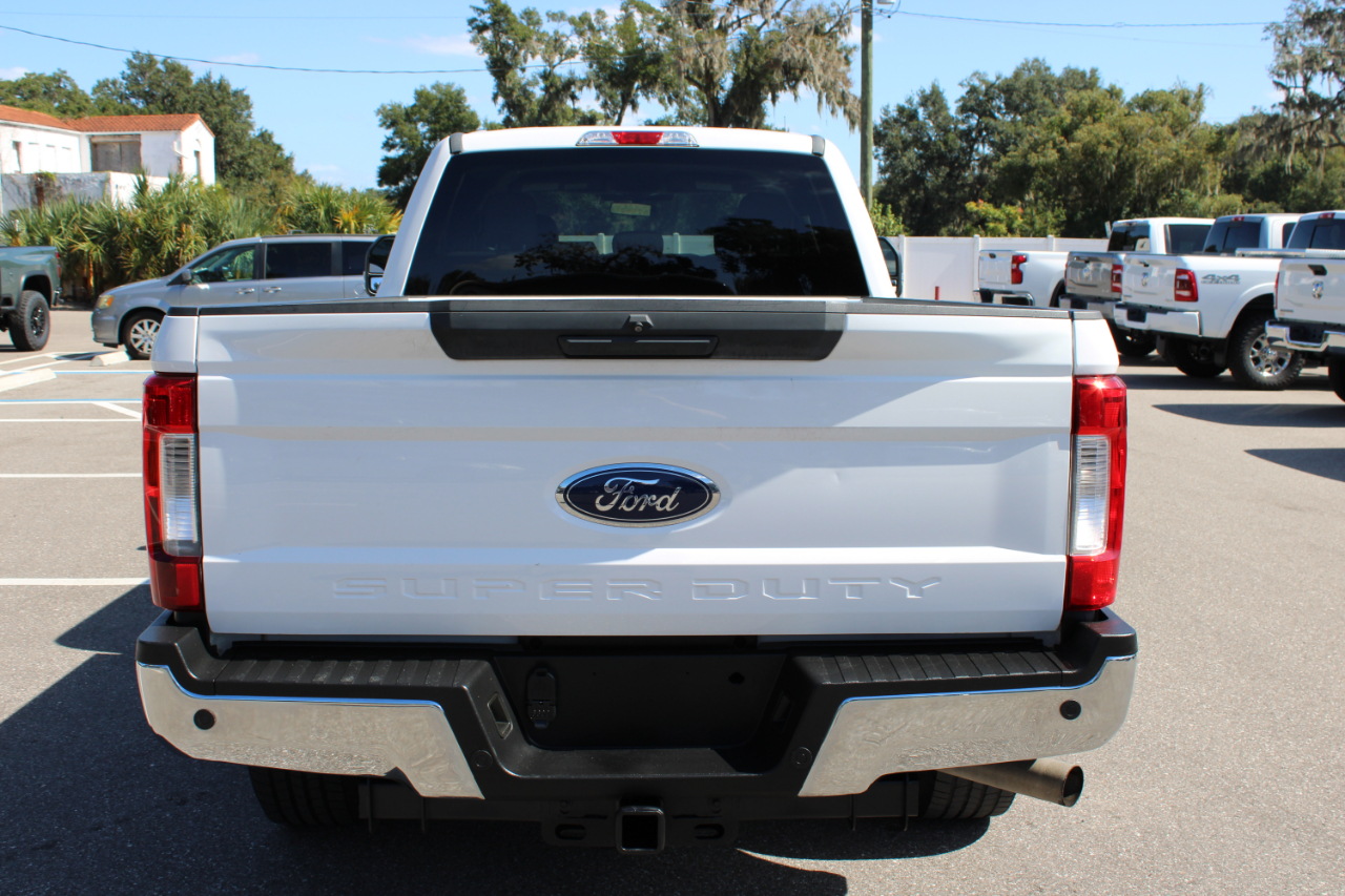 Ford F-250 SD XLT Crew Cab Long Bed 2WD 2018 Ford F-250 SD XLT Crew Cab Long Bed 2WD 2018