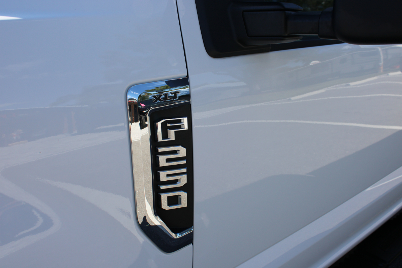 Ford F-250 SD XLT Crew Cab Long Bed 2WD 2018 Ford F-250 SD XLT Crew Cab Long Bed 2WD 2018