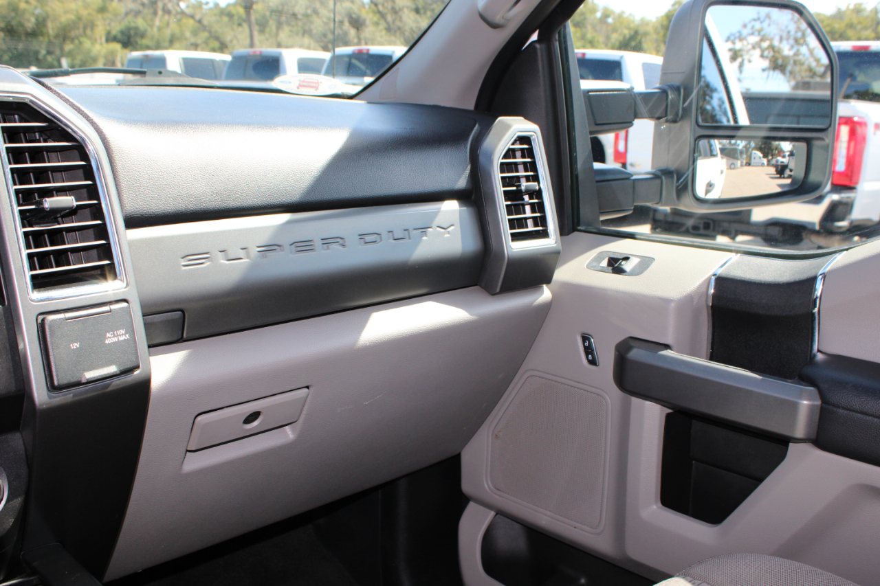 Ford F-250 SD XLT Crew Cab Long Bed 2WD 2018 Ford F-250 SD XLT Crew Cab Long Bed 2WD 2018