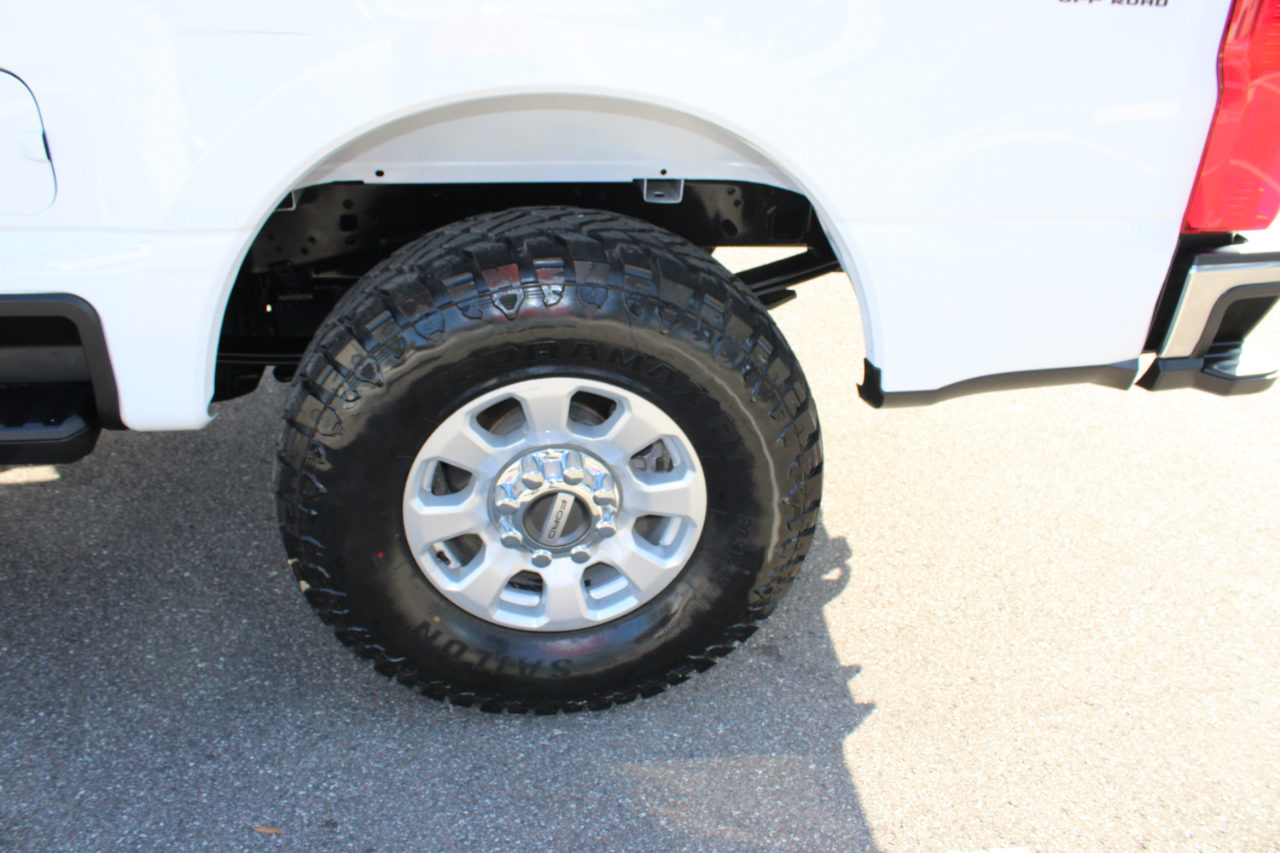 Ford F-250 SD XLT Crew Cab 4WD 2025 Ford F-250 SD XLT Crew Cab 4WD 2025