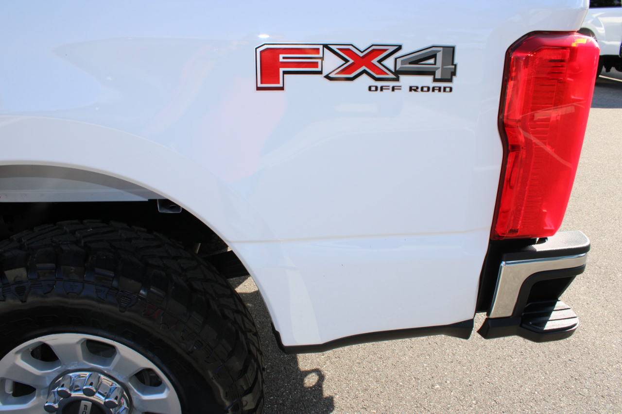 Ford F-250 SD XLT Crew Cab 4WD 2025 Ford F-250 SD XLT Crew Cab 4WD 2025