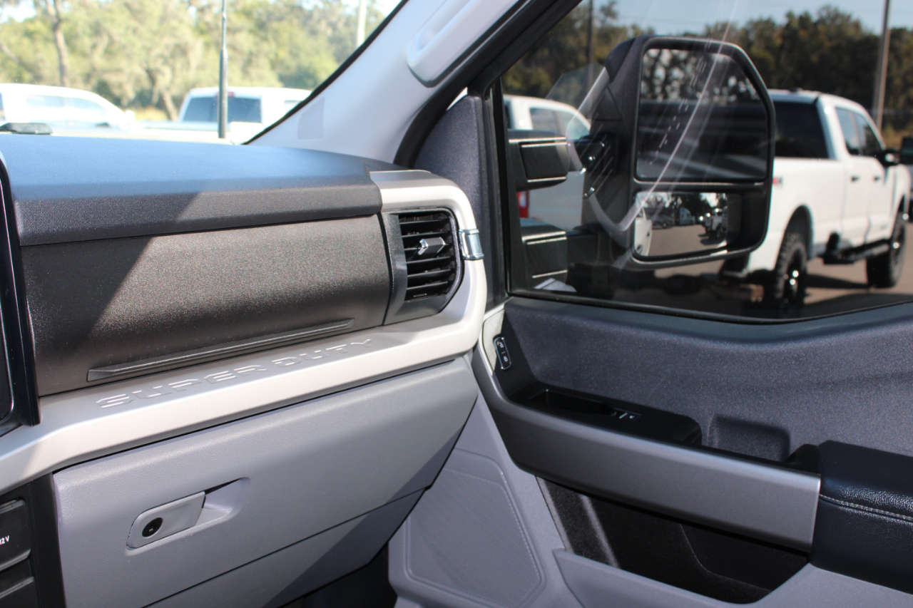 Ford F-250 SD XLT Crew Cab 4WD 2025 Ford F-250 SD XLT Crew Cab 4WD 2025