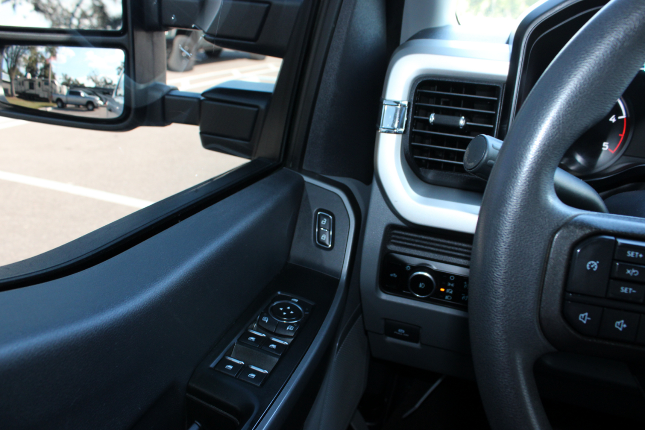 Ford F-250 SD XLT Crew Cab 4WD 2025 Ford F-250 SD XLT Crew Cab 4WD 2025